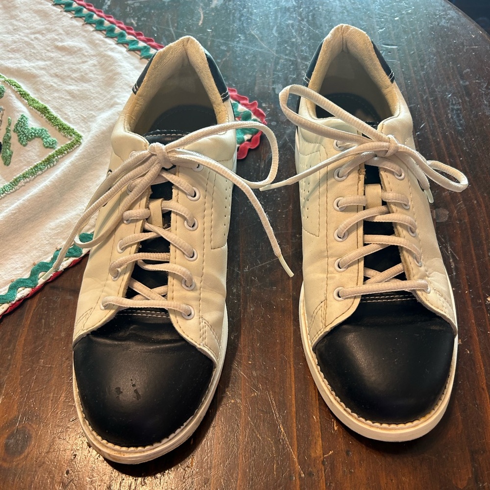 Circle Bowling Shoes